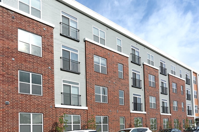 Luxury 1 & 2 Bedroom Apartments - The Flats at 345