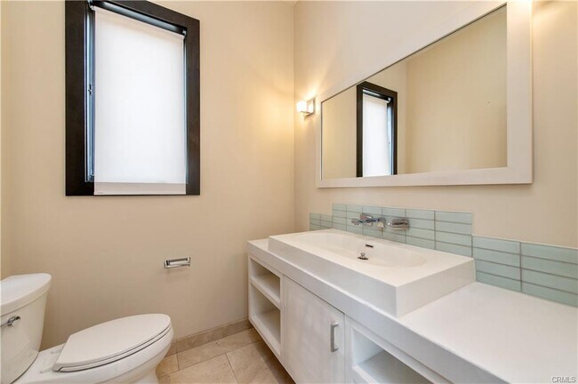 Building Photo - 268 S Clark Dr Rental