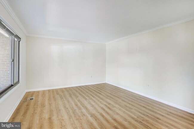 Photo - 9040 Centerway Rd