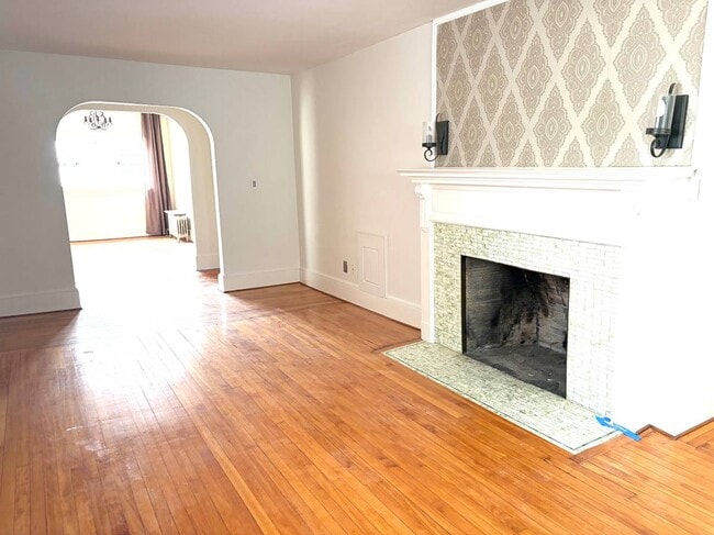 Building Photo - 105 Burncoat St Unit 3+ bedroom apartament