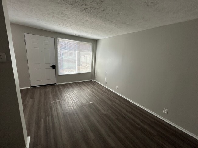 Photo - Your Private Oasis in Old Town Discover the "hidden gem" of The Melville. Unit 806-18H