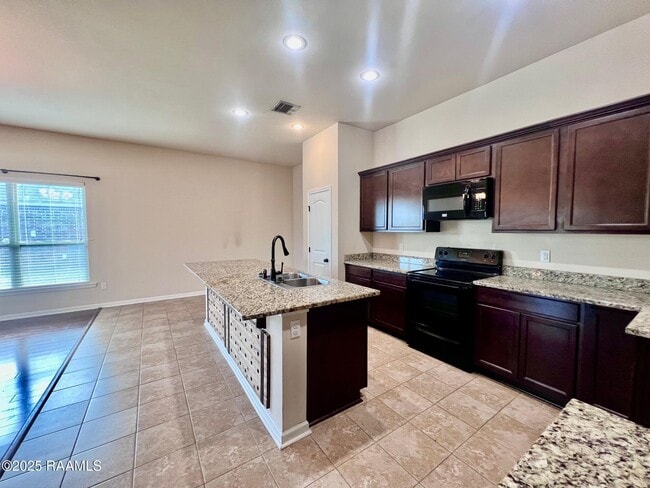 Photo - 303 Ouachita Dr
