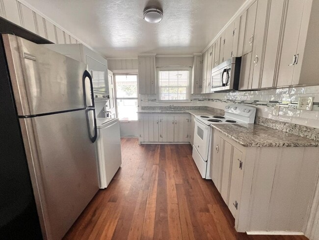 Photo - 807 N Ellis Ave