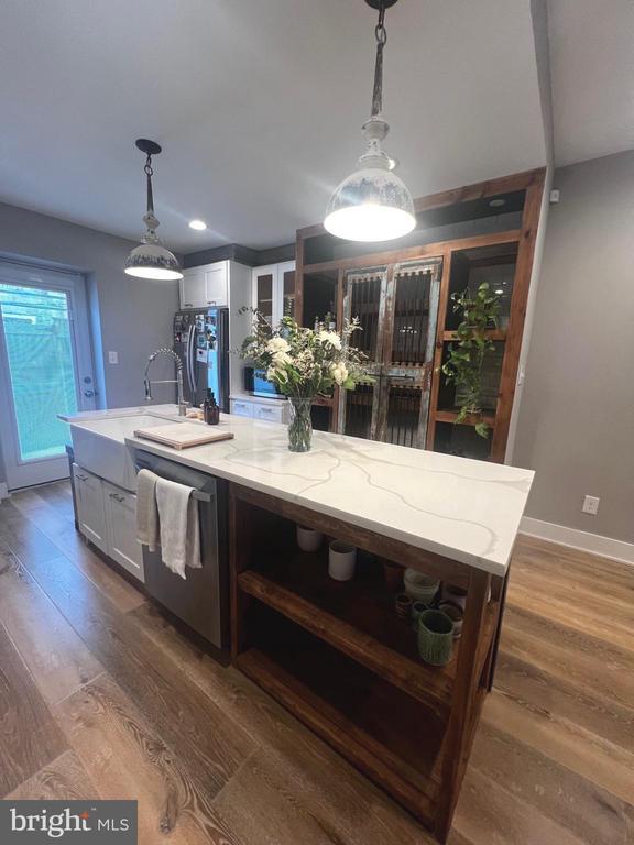 Photo - 1929 Dudley St