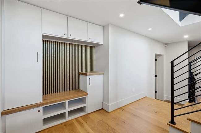 Photo - 1033 Reeder Cir NE