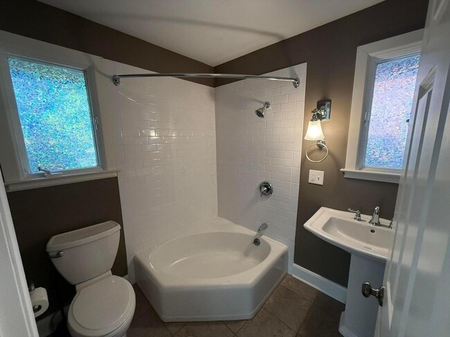 Photo - 2629 E Broad St