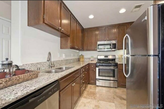 Building Photo - 1845 Monaco Dr Rental