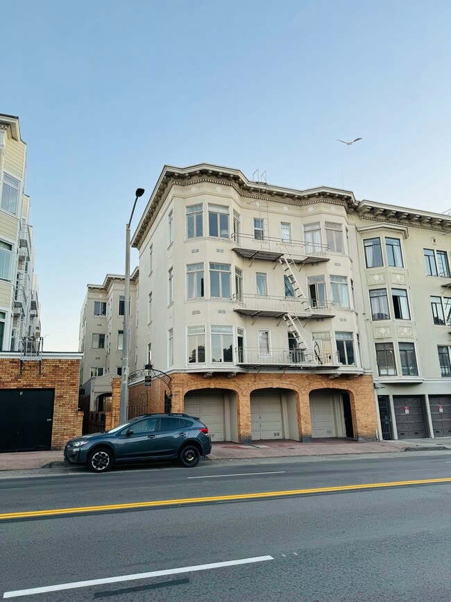 Photo - 1225 Bay St Unit 8