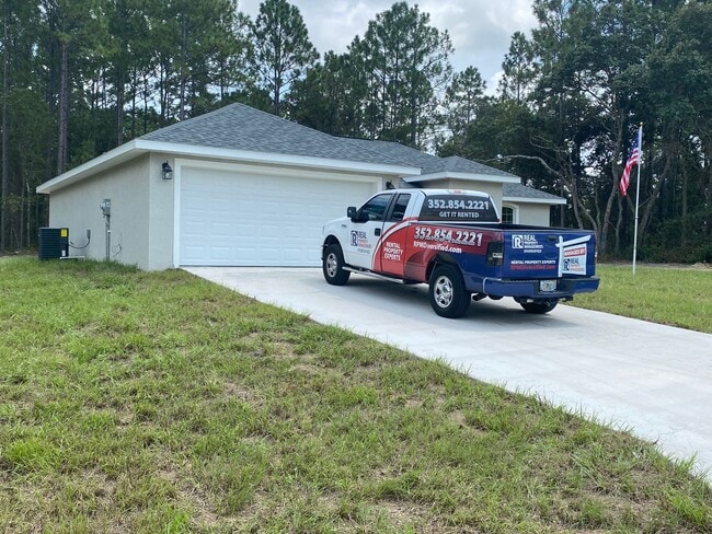 Photo - Desirable SW Ocala Neighborhood 3/2/2 *WON'T LAST*
