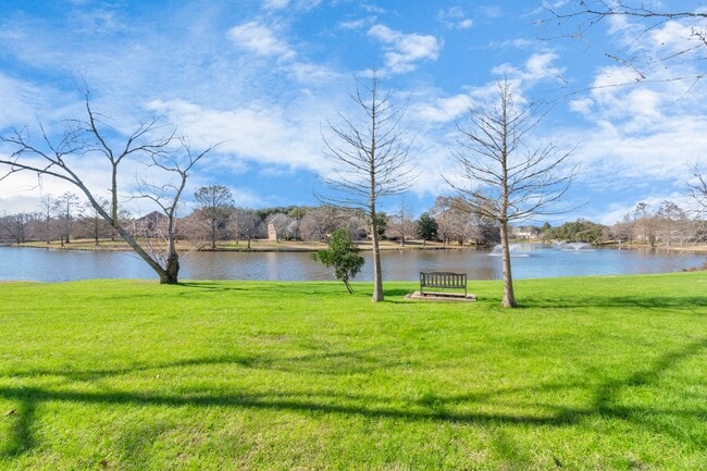 Building Photo - 4144 Greystone Way Unit 703