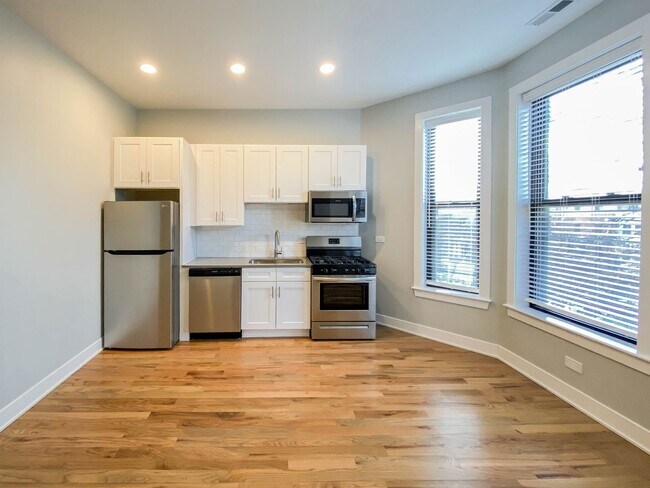 Photo - 2111 N Sedgwick St Unit 3