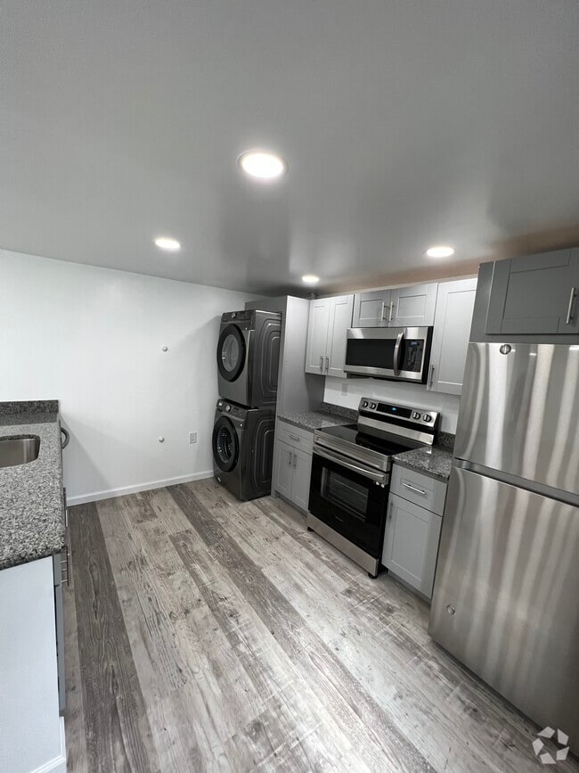 Building Photo - 109 Perrin Ave Unit Apt C