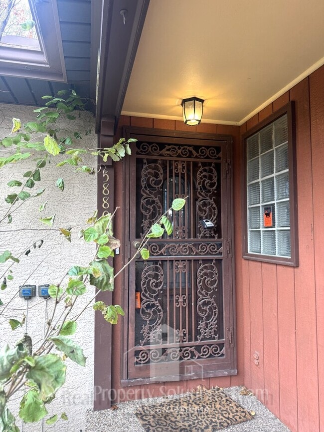 Photo - 2 bedroom home with fenced backyard