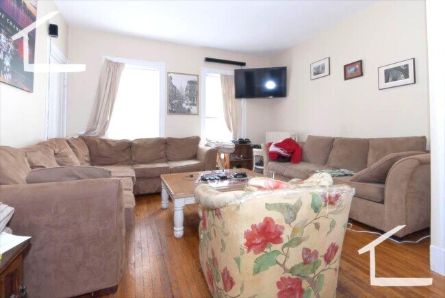 Photo - 45 Falkland St Unit 2