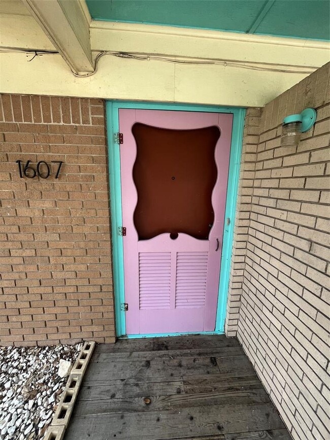 Photo - 1607 Lightsey Rd