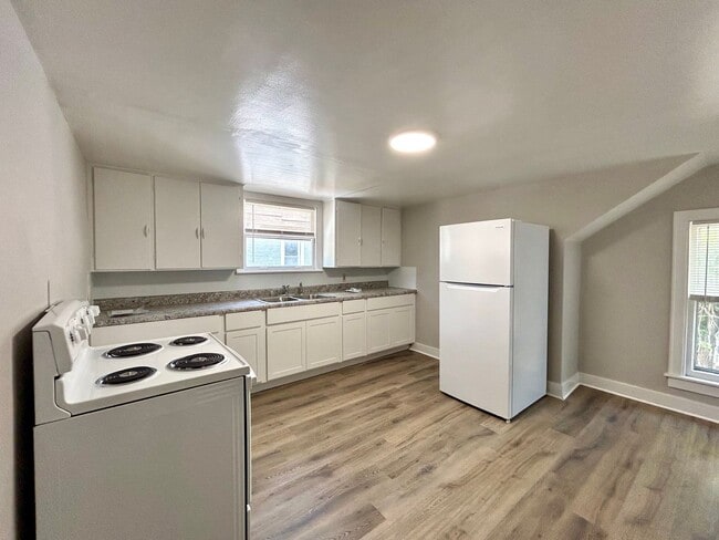 Building Photo - 1334 Peck St Unit #2 Rental