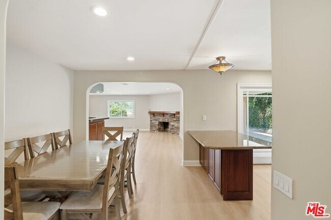 Photo - 6646 Franrivers Ave