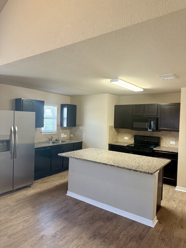 Photo - 5704 Montrelia Dr