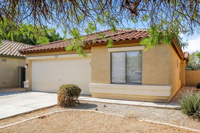 Photo - 11017 W Wilshire Dr