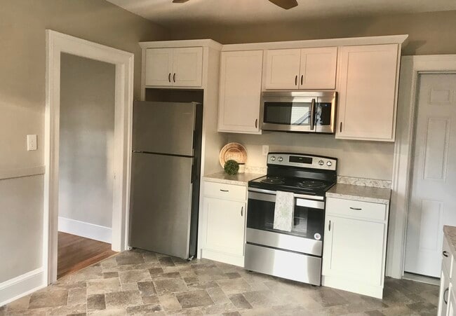 17 Davis Ave Unit 19B