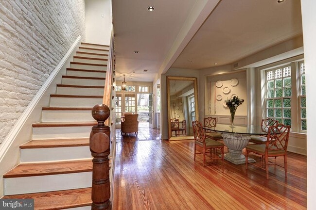 Photo - 3249 O St NW