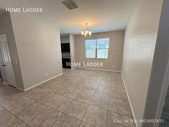 Photo - 10453 E Cliffrose Ln