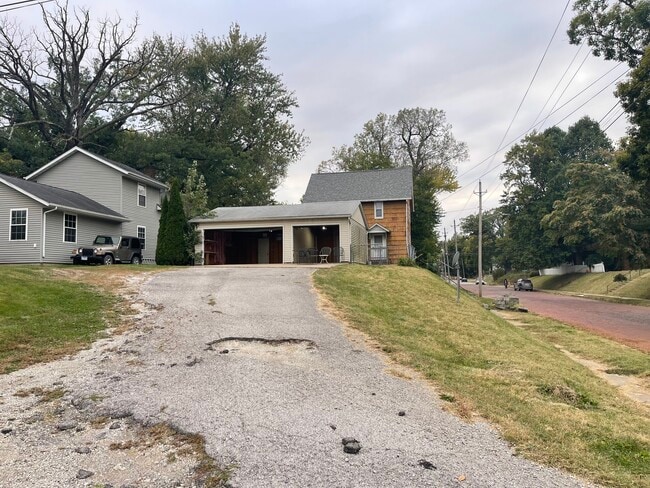 Photo - 2600-2613 13th Ave