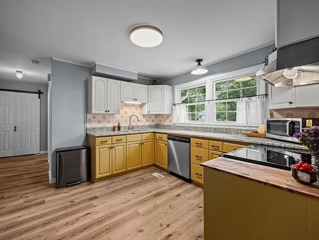 Photo - 4 bedroom in Kirkwood/Old Irving park!!