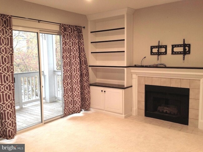 Photo - 20311 Beechwood Terrace Unidad 200