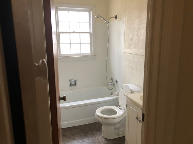 Photo - King Apartments