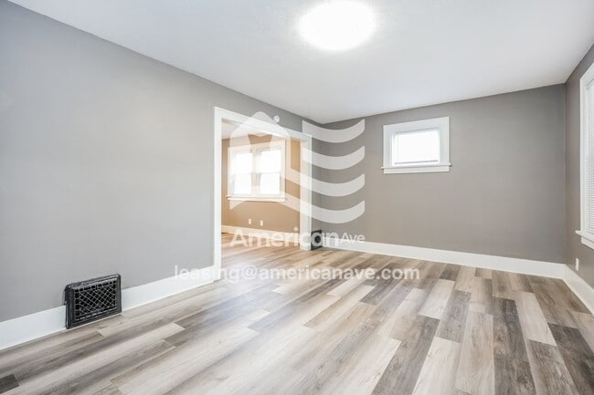 Photo - 1712 E Bowman St