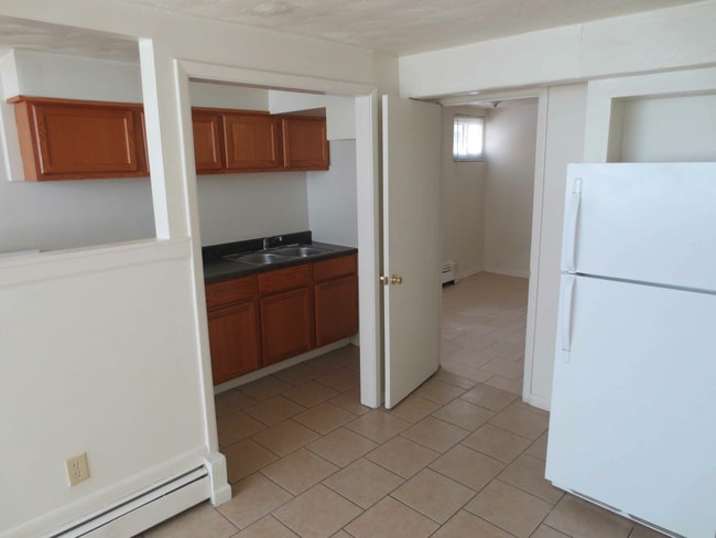 RL1 (4).jpg - Roselawn Apartments