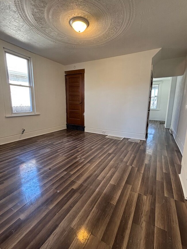2 bed/1 bathroom duplex - 2 bed/1 bathroom duplex House