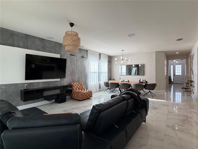 Photo - 2422 Riverbank Cv