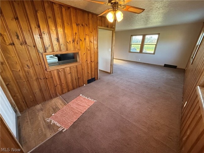 Photo - 2024 Delaware Dr SE