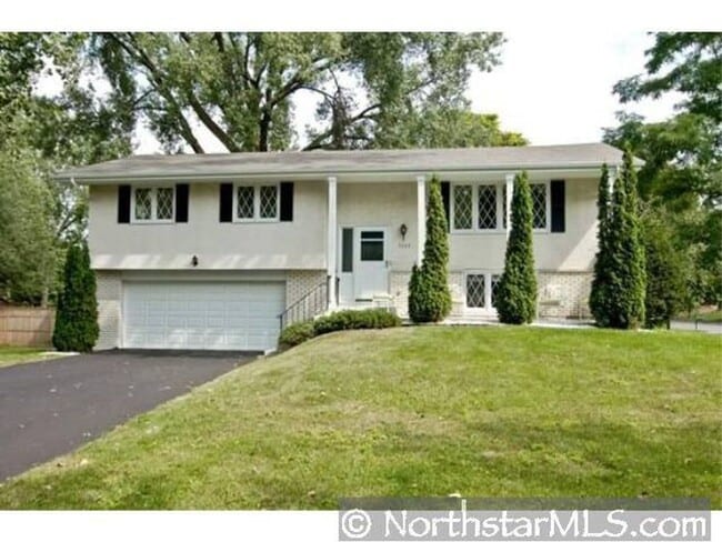 Building Photo - ~~~ Country Life in the Suburbs ~~~ Rental