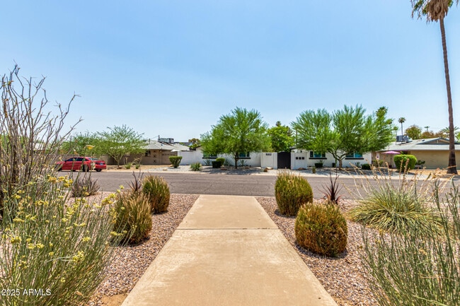 Photo - 3540 E Montecito Ave Unit 1
