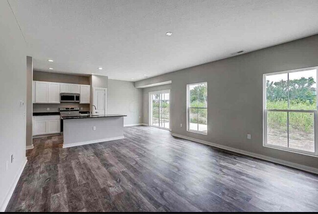 Photo - 349 Lenell Lp