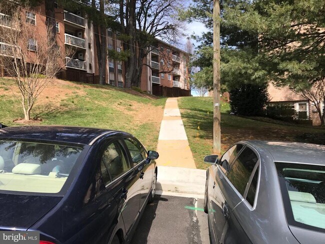 Photo - 1935 Wilson Ln Unit 203