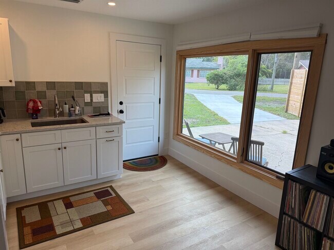 Photo - 381 Fortuna Ave Unidad 1 bedroom apartment