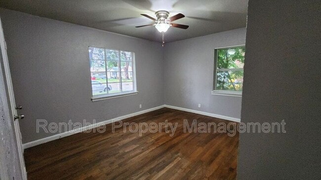 Photo - 406 W 14th St