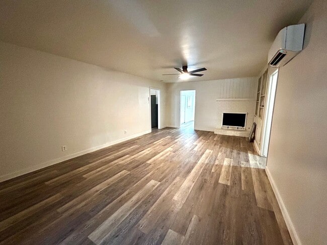 Photo - 3304 Tom Green St