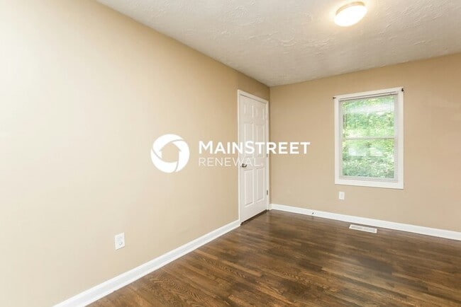 4 Bedroom Pet-Friendly Home in Atlanta, GA with Main Street Renewal