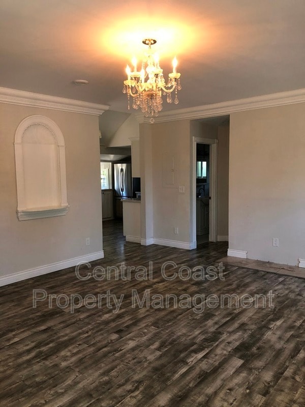 Photo - 365 Spruce Ave