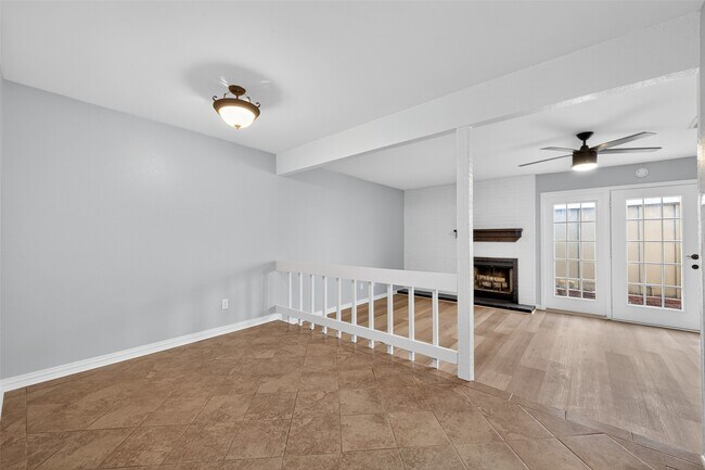 Building Photo - 11504 Village Pl Dr