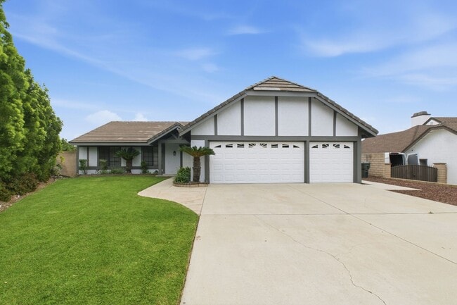 Photo - 5923 Burgundy Ave