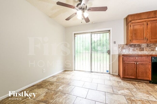 Photo - 7400 E 75 St