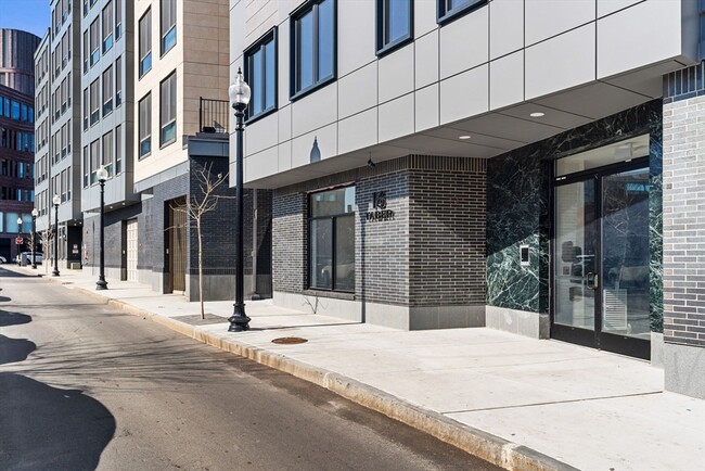 Building Photo - 16 Taber St Unit 203