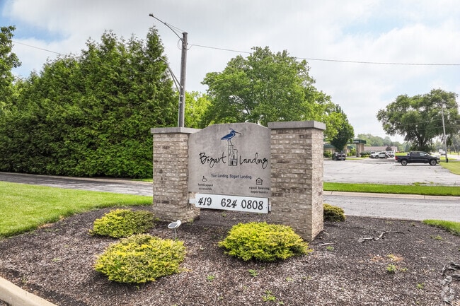 Main Entrance - Bogart Landing