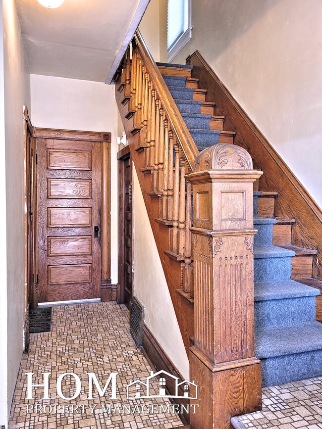 Building Photo - 704 N 2nd St Unit 2 Rental